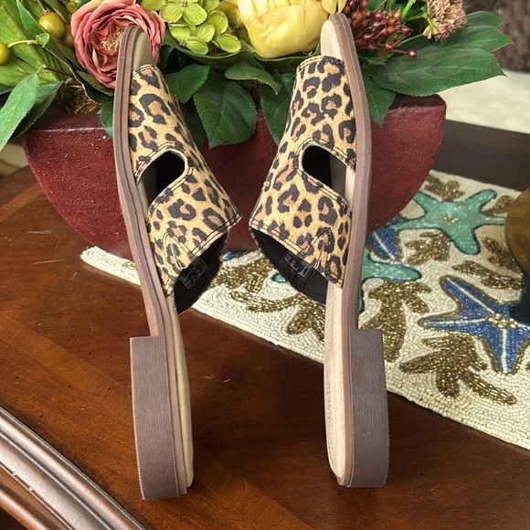 Brand New Clarks Ultimate Comfort Declan Flo Leopard Print Leather Slide Sandals - Picture 8 of 15